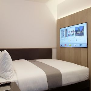 Queen Room without Window